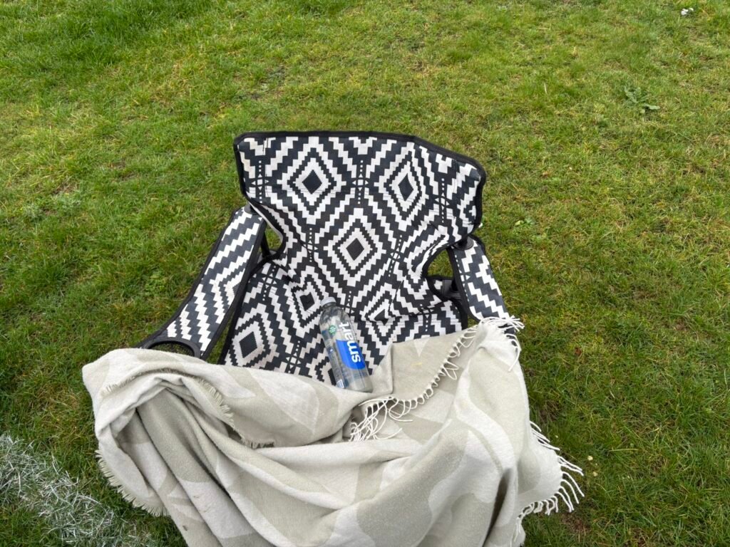 parents chair pass and move